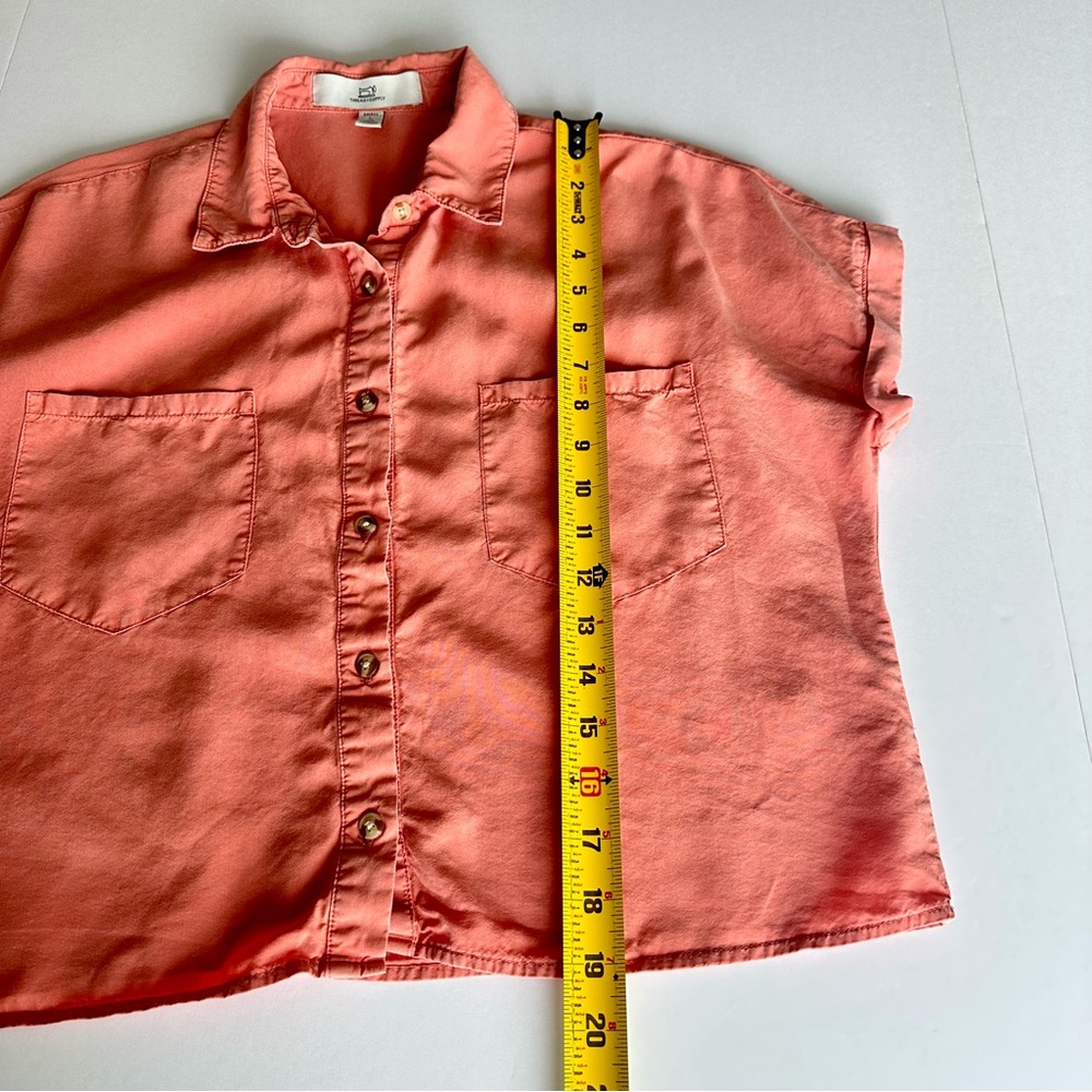Thread & Supply Women’s Coral Lyocell Button Front Roll Sleeve Blouse Size Small - Picture 13 of 16